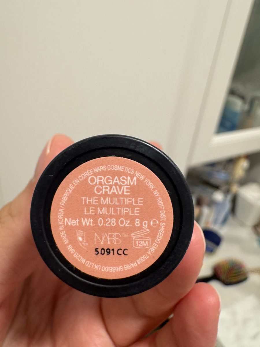 底部標示。ORGASM CRAVE，THE MULTIPLE／LE MULTIPLE，Net Wt. 0.28 Oz. 8 g，批號 5091CC。